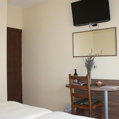 Rooms & Apartment Vinia Бйеловар Стая снимка