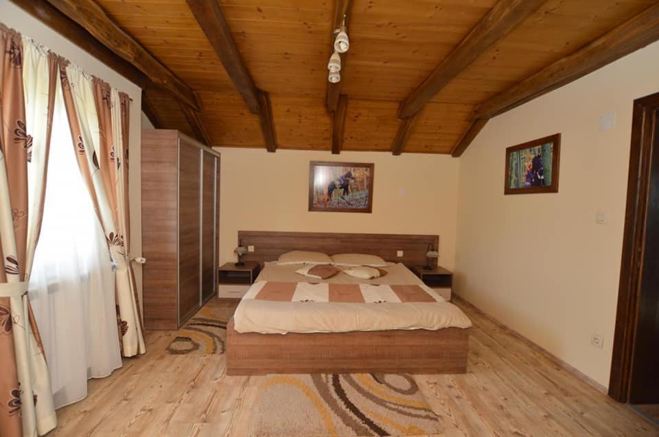 Rooms & Apartment Vinia Бйеловар Екстериор снимка