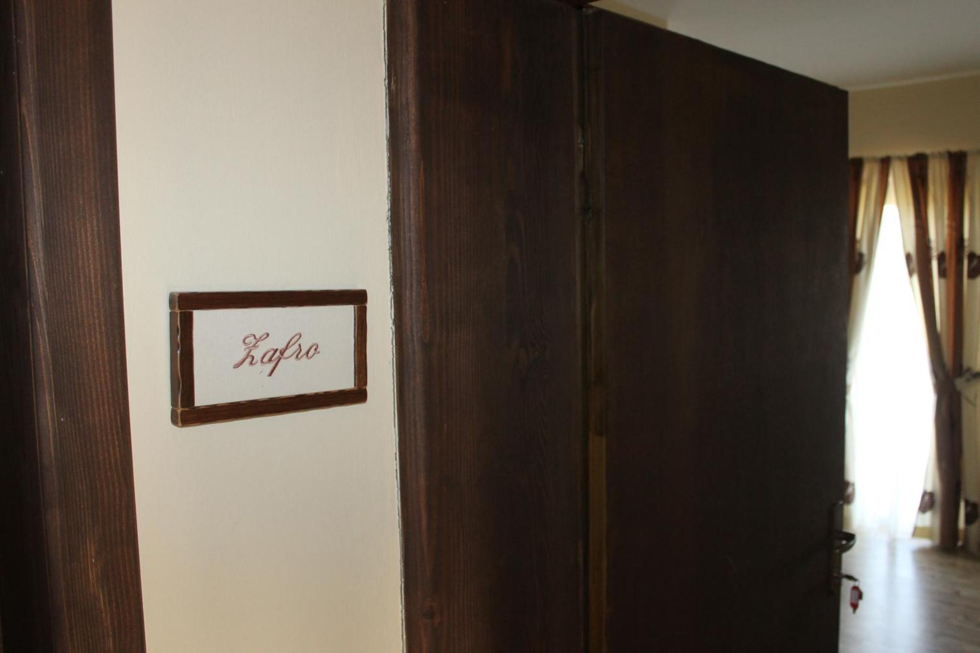 Rooms & Apartment Vinia Бйеловар Стая снимка