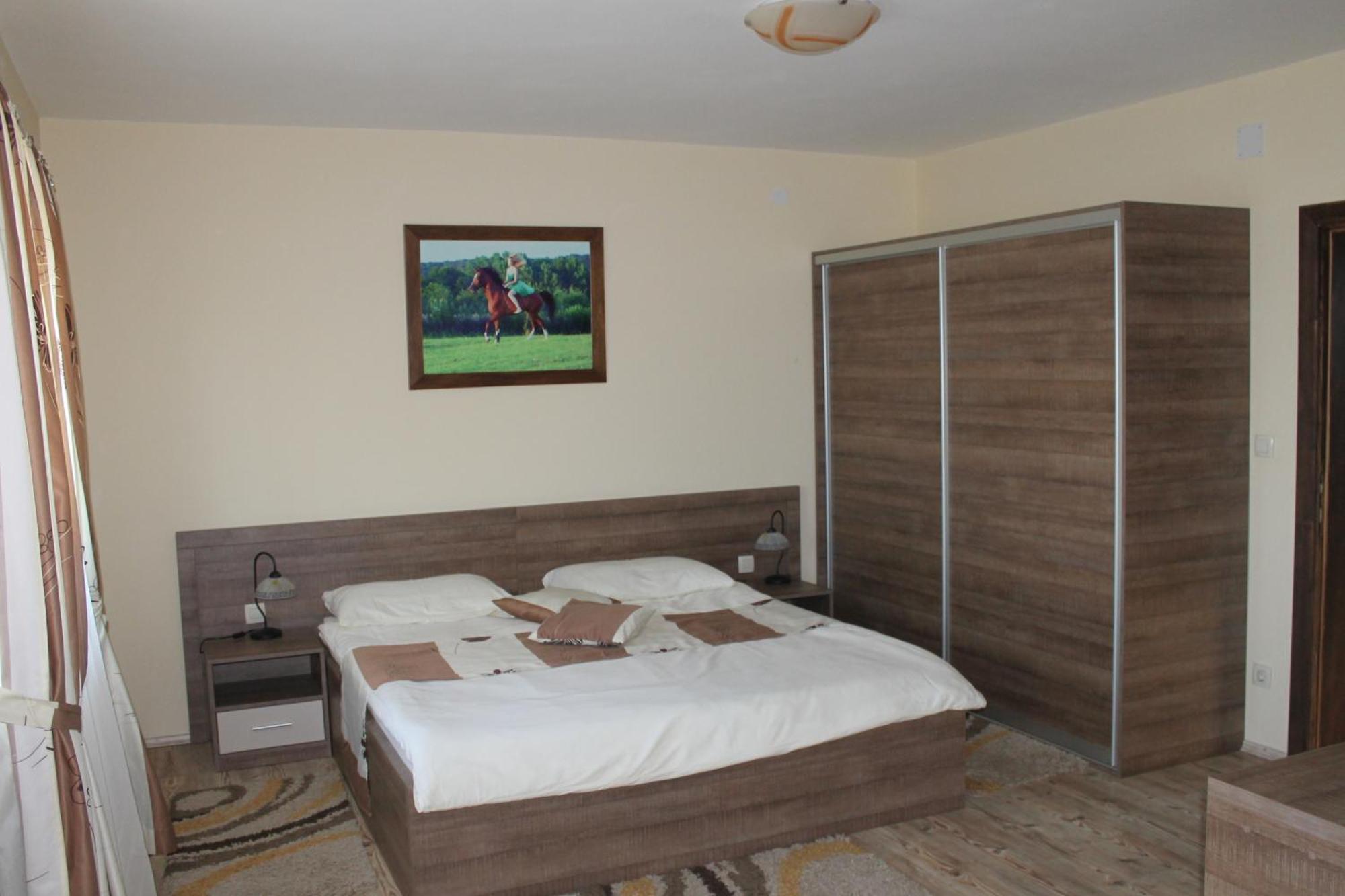 Rooms & Apartment Vinia Бйеловар Стая снимка