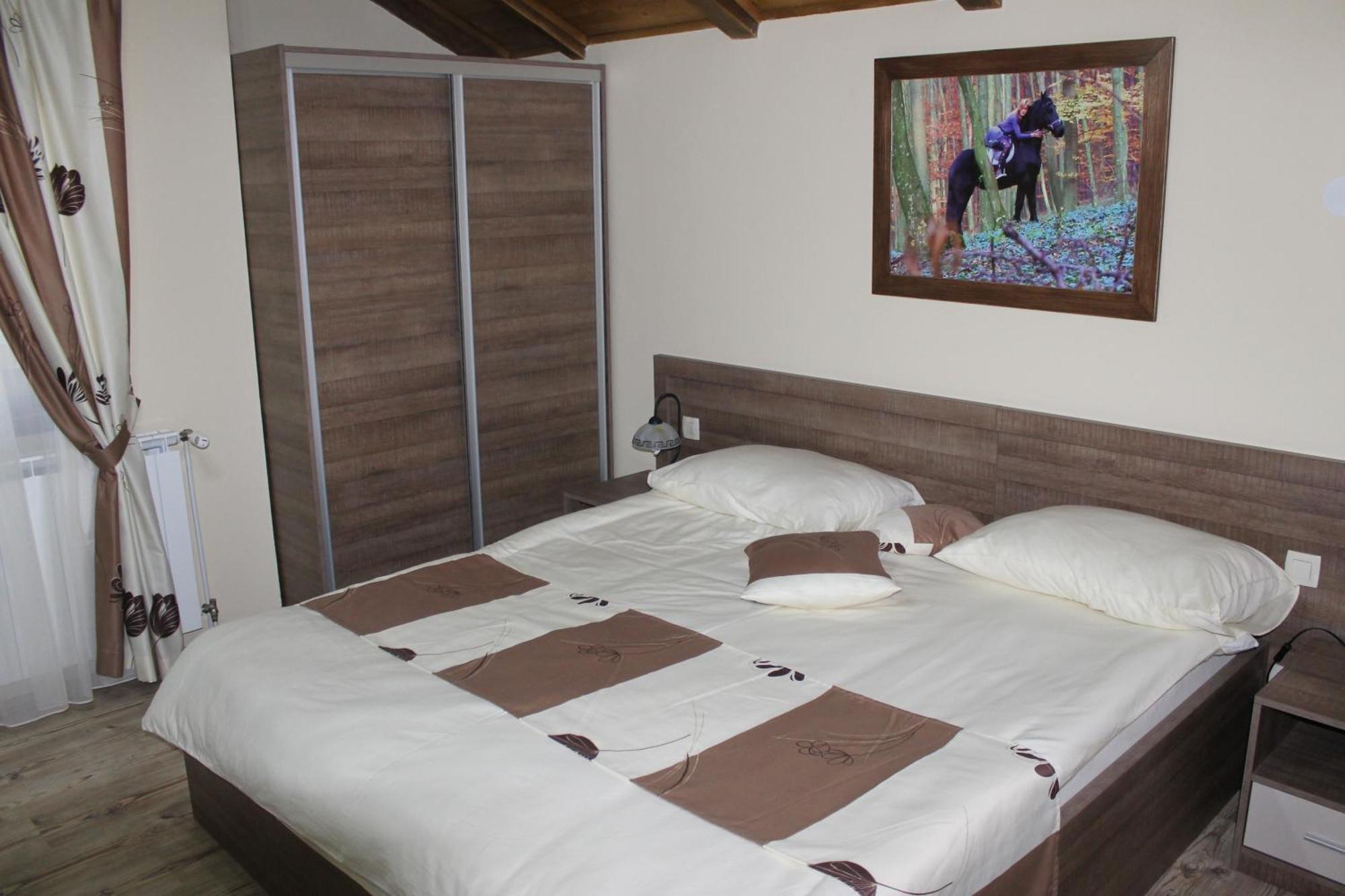 Rooms & Apartment Vinia Бйеловар Стая снимка
