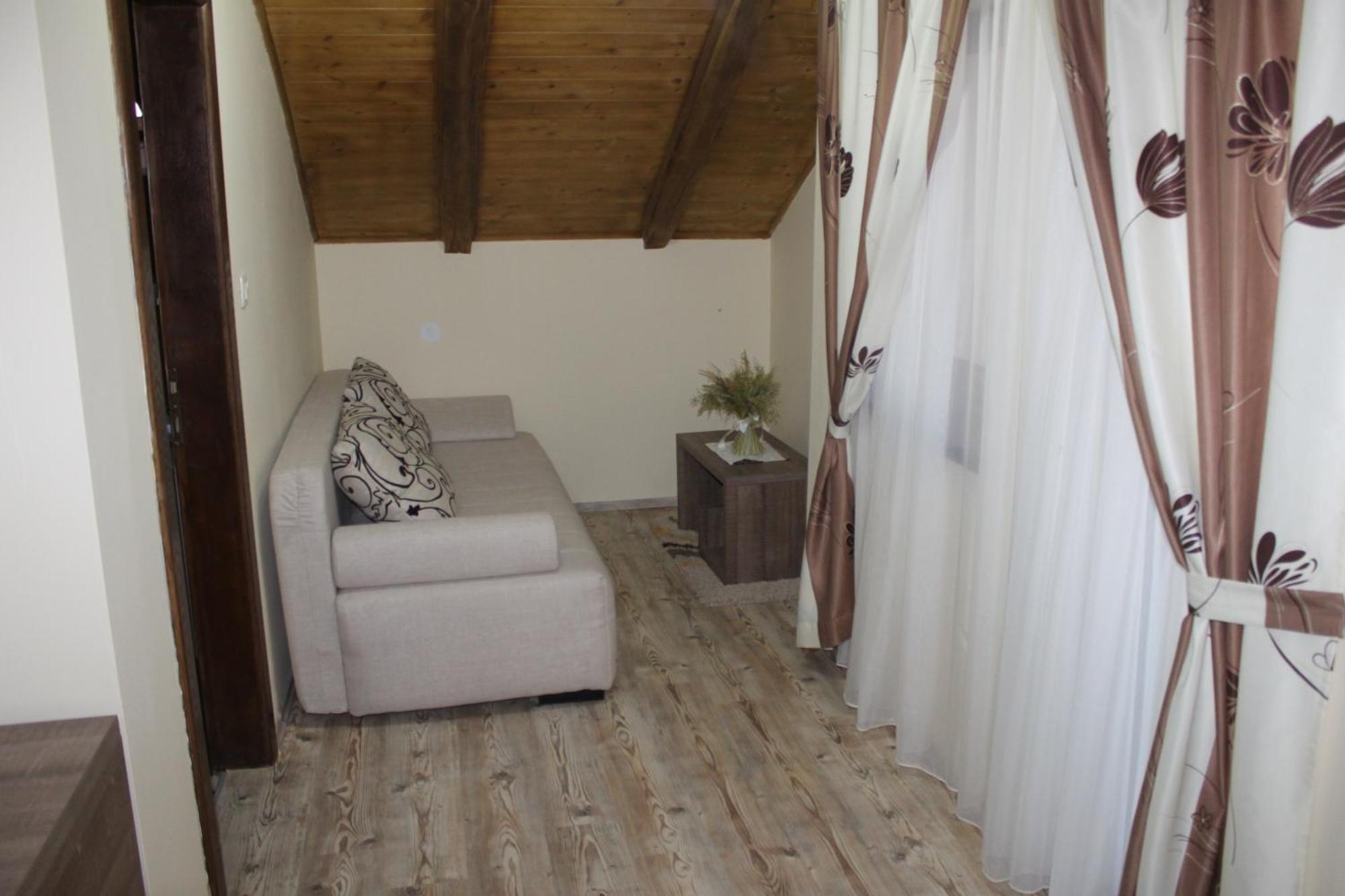 Rooms & Apartment Vinia Бйеловар Стая снимка