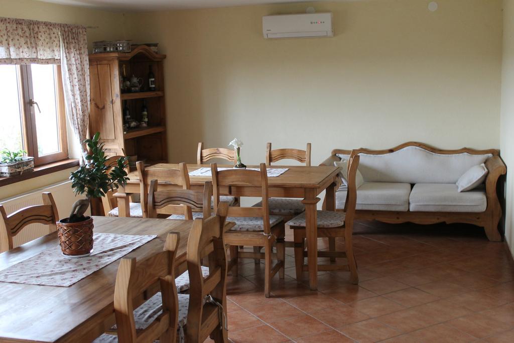 Rooms & Apartment Vinia Бйеловар Екстериор снимка