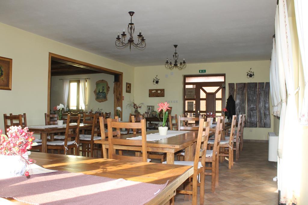 Rooms & Apartment Vinia Бйеловар Екстериор снимка